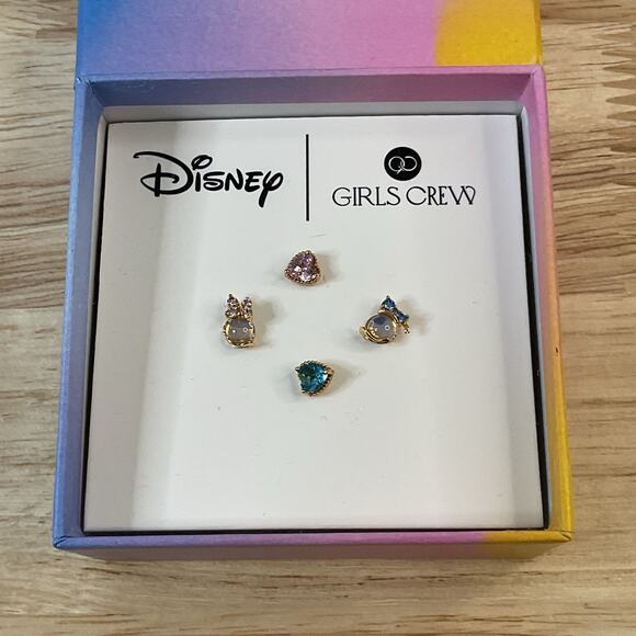 Disney Girls Crew Stud Earring Set Gold New with Box Daisy Duck & Hearts - Picture 4 of 6